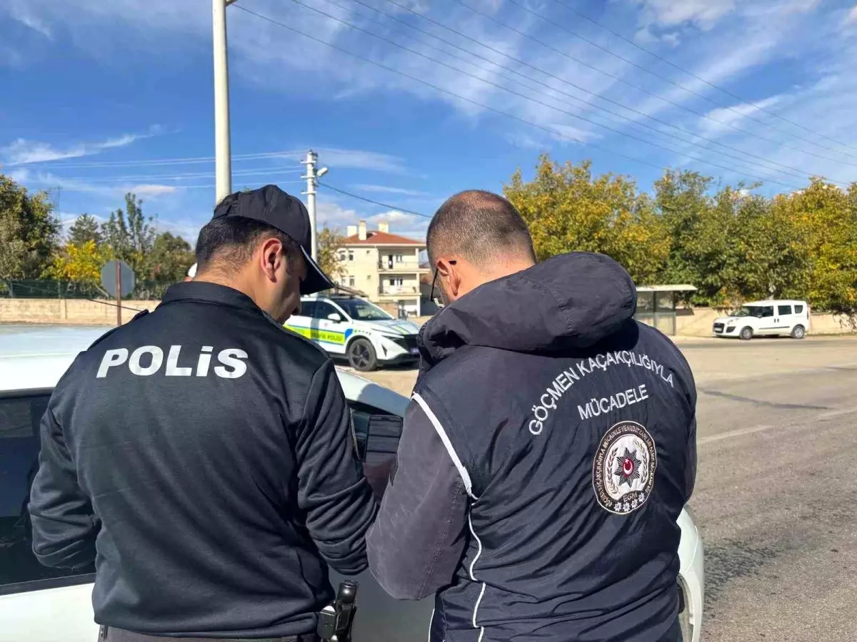 Kırşehir'de Düzensiz Göçmen Operasyonu: 8 Kişi Yakalandı