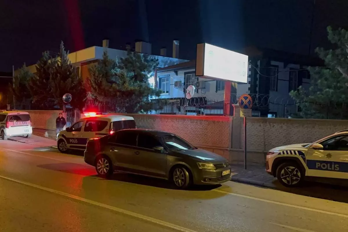 Kuzenini taciz eden 18 yaşındaki genci, polis merkezinde öldürdü