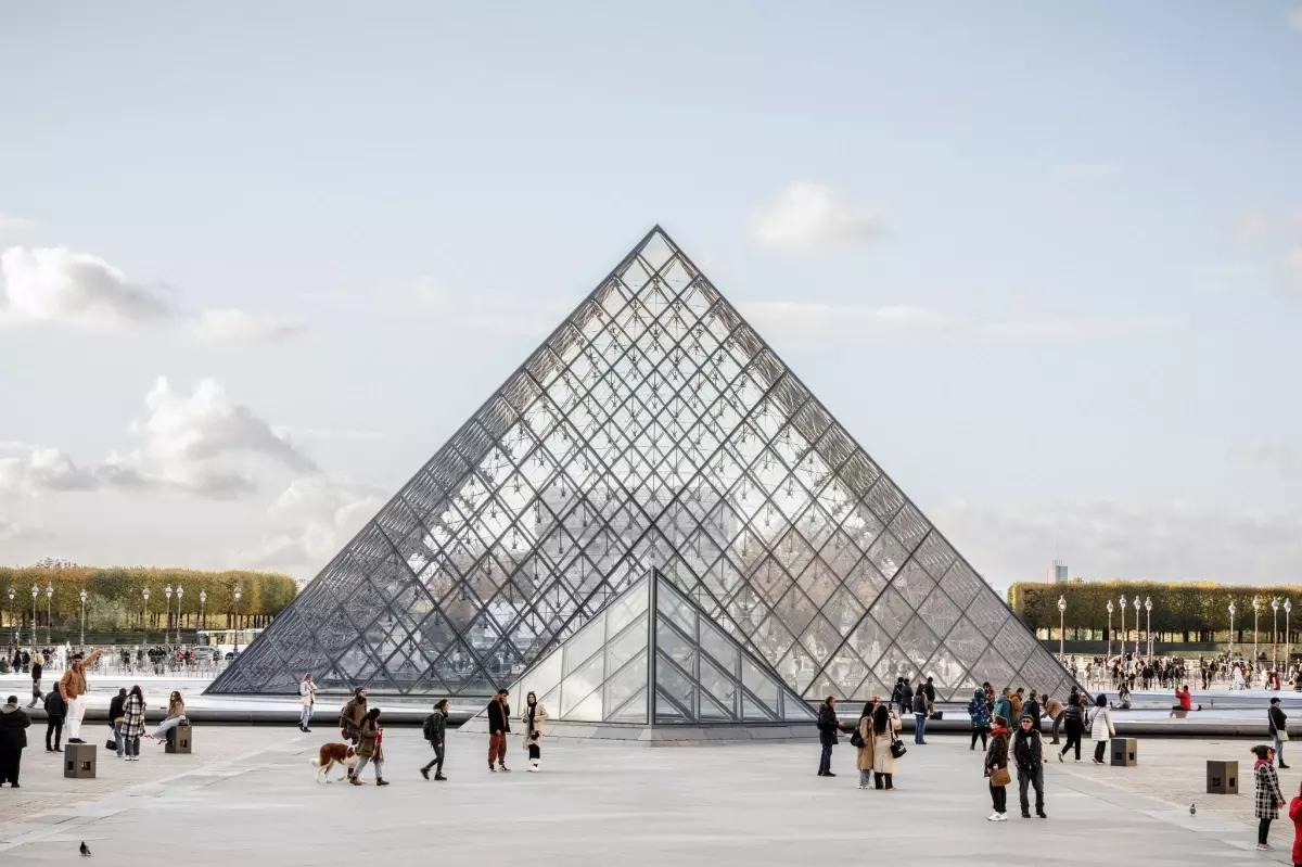 Louvre Müzesi Soygununa Yeni Video Görüntüsü