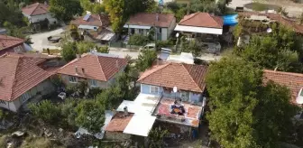 Demirci'de Kadınlar Tarhana İmalatında İmece Geleneğini Yaşatıyor