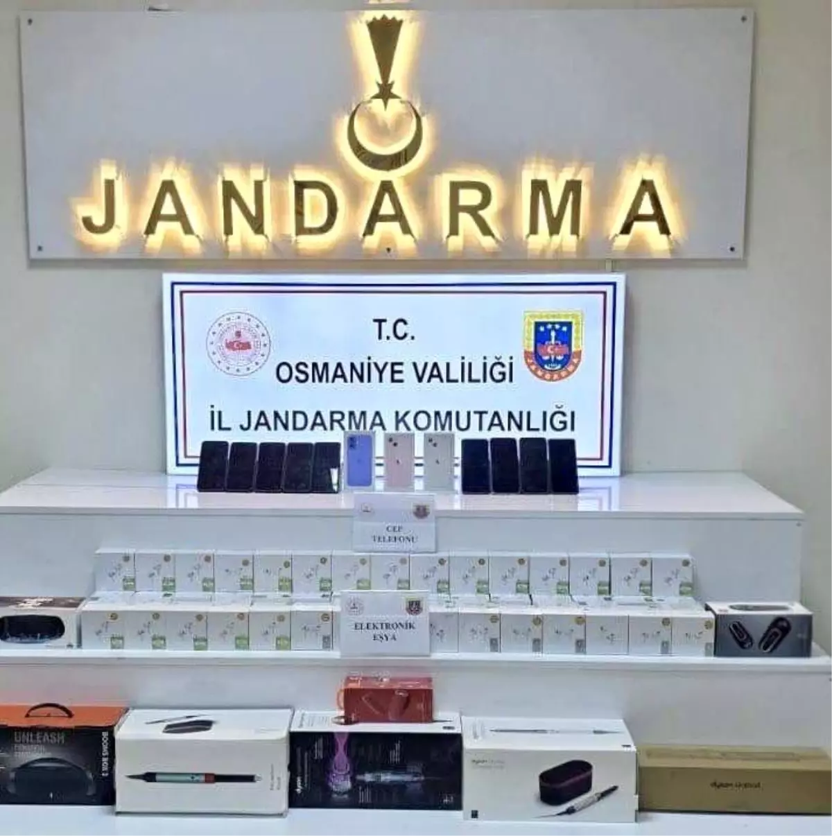 Osmaniye'de Kaçak Elektronik Ürün Operasyonu: 3 Milyon TL Değerinde Ürün Ele Geçirildi