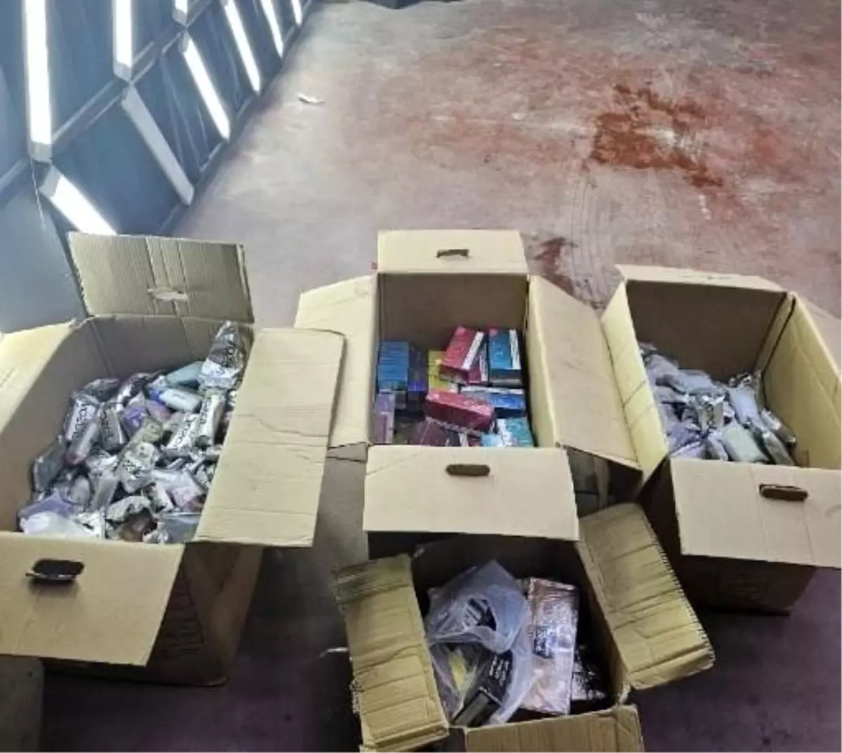 Sakarya'da Kaçakçılık Operasyonu: 2 Gözaltı