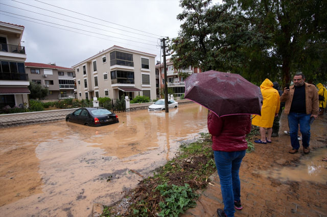 The situation in Foça, hit by the flood, is getting worse: May God help us
