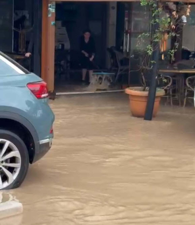 The situation in Foça, hit by the flood, is getting worse: May God help us