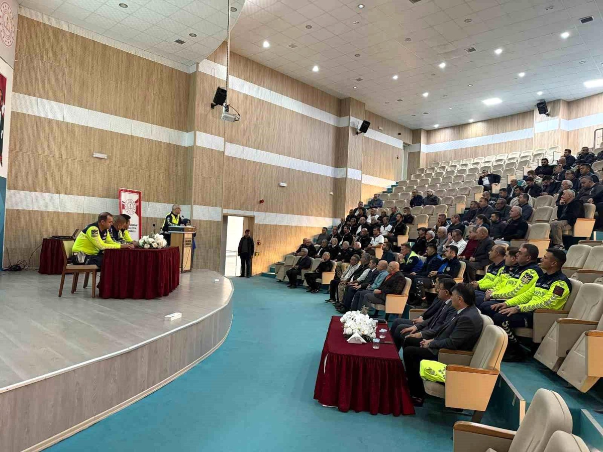 Afyonkarahisar'da Servis Şoförlerine Güvenli Trafik Eğitimi Verildi