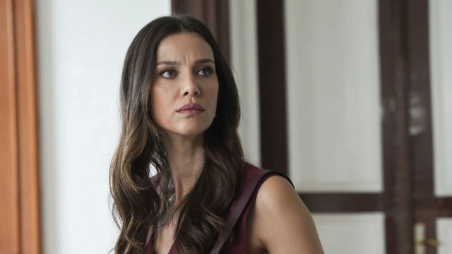 The moment famous actress İrem Helvacıoğlu and her baby escaped death is on camera