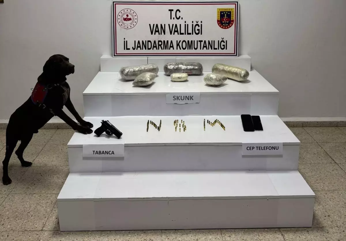 Başkale'de Uyuşturucu Operasyonu: 4 Kilo Skunk Ele Geçirildi