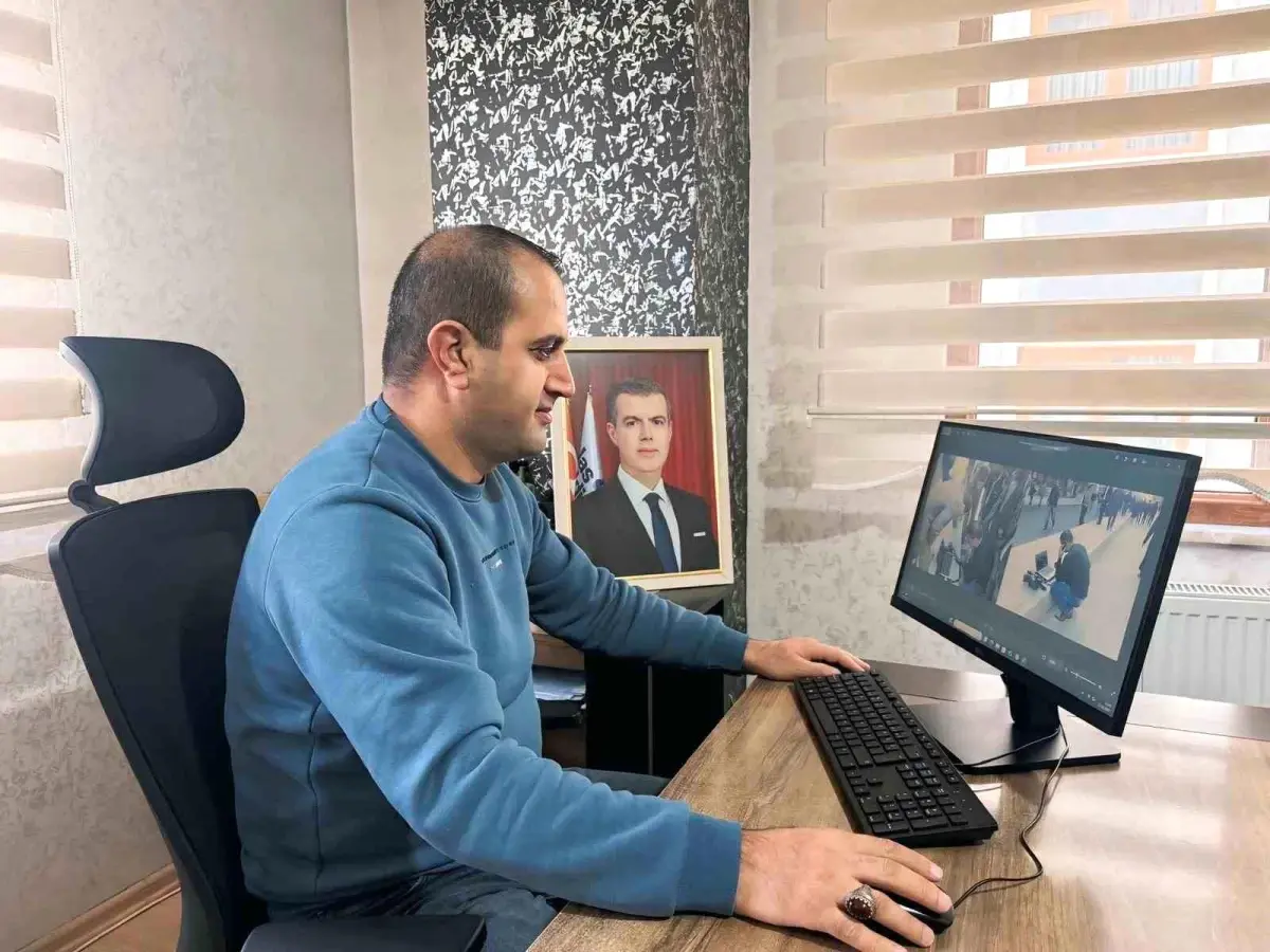 Van Depremi'nde Gazetecilik Vizyonu: Mehmet Salih Akkuş'un Anıları