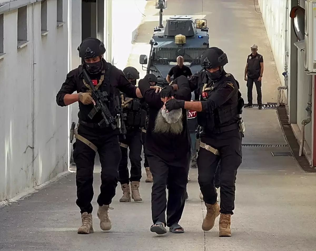 Adana'da DEAŞ Operasyonunda 6 Tutuklama