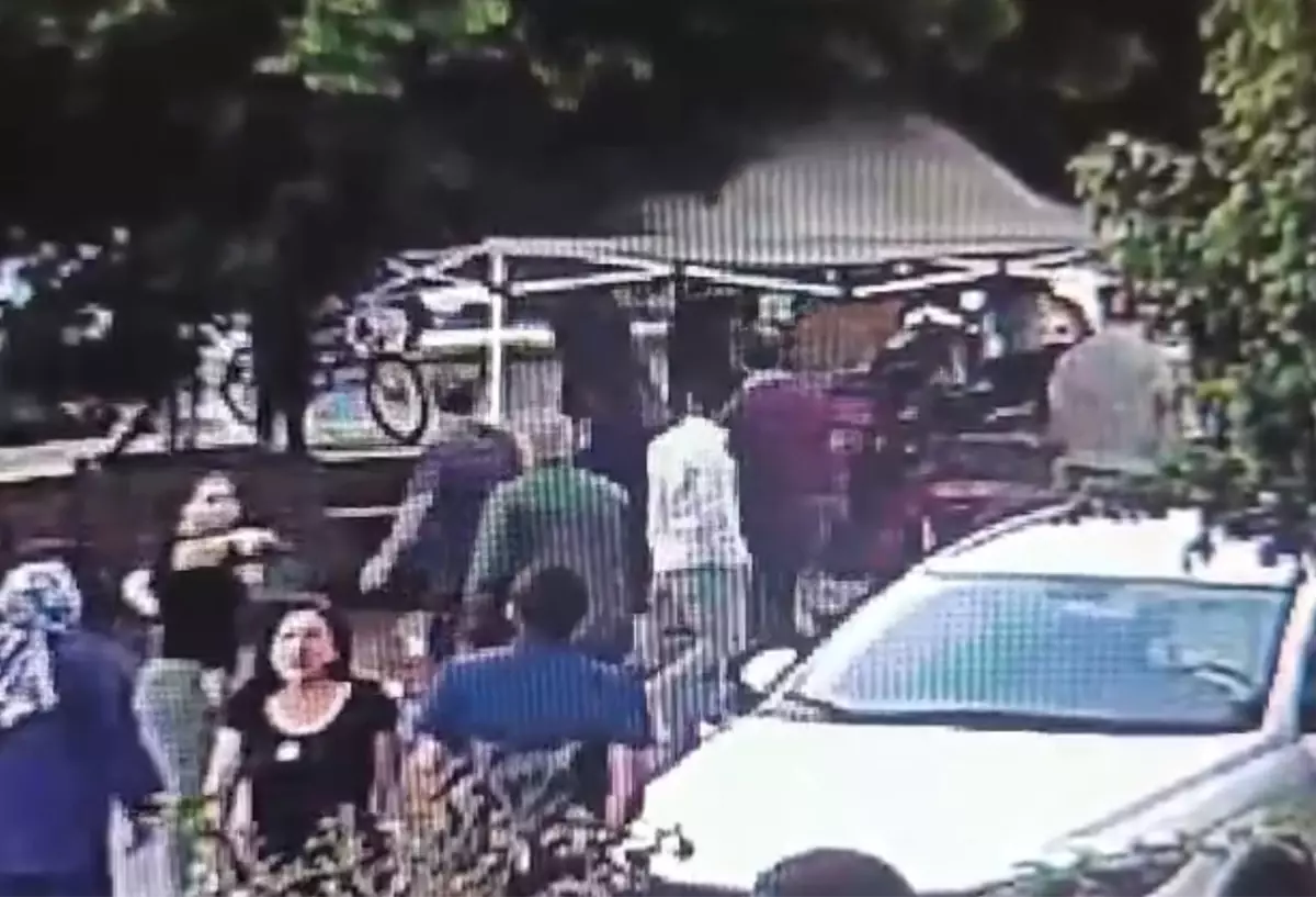 Mersin'de Ağızlıksız Rottweiler Saldırısı: İki Kişi Yaralandı