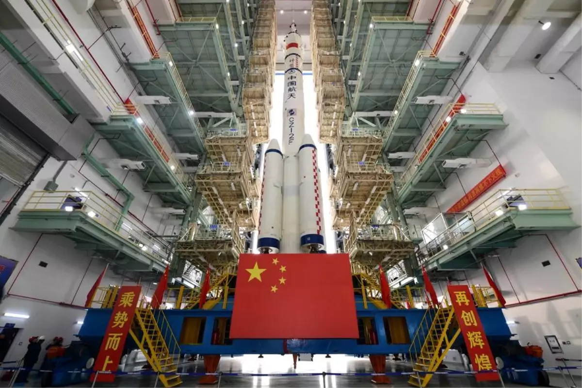 Çin, Shenzhou-21 Mürettebatlı Uzay Aracını Fırlatmaya Hazırlanıyor