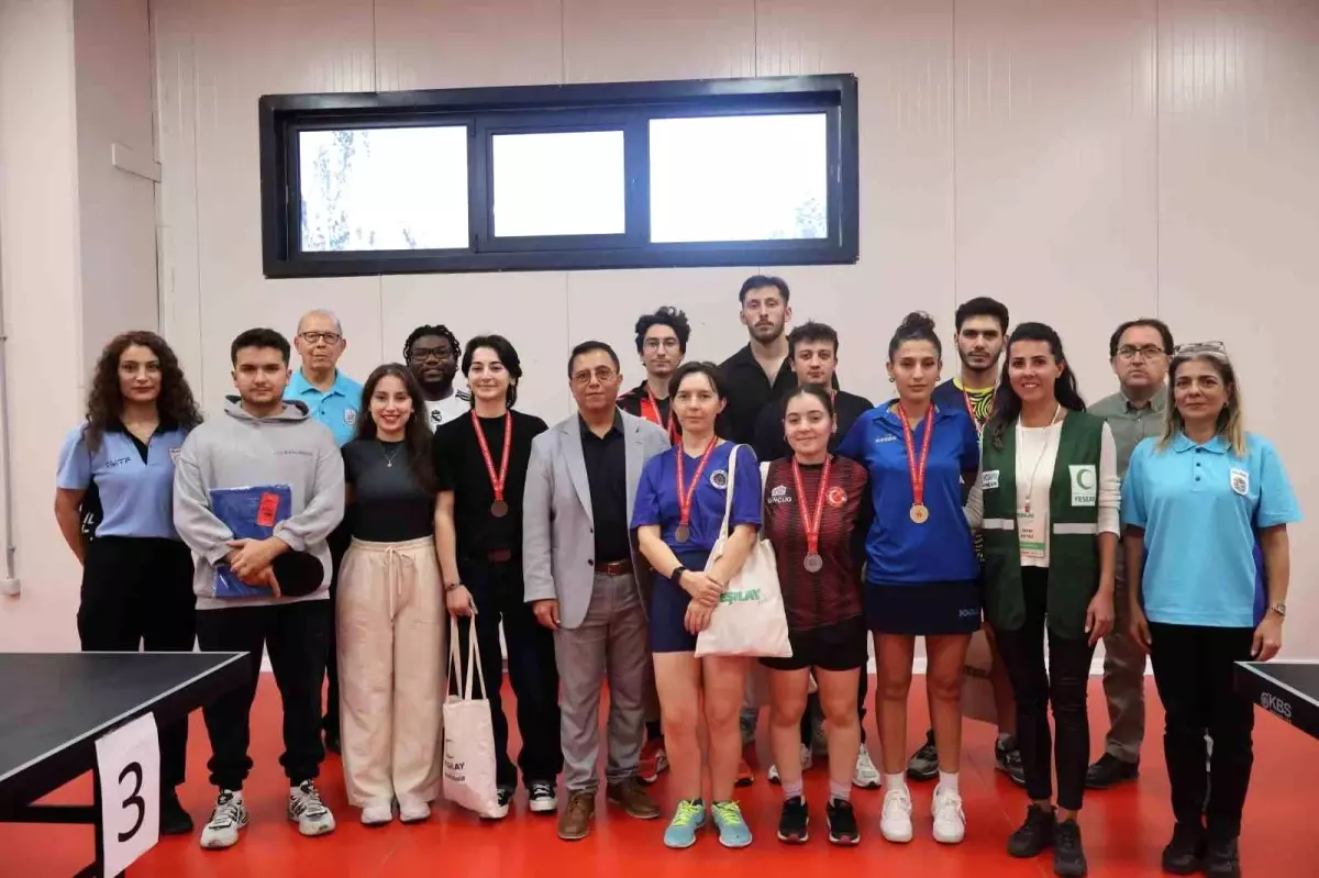 Eskişehir'de Bağımlılık Farkındalık Haftası'nda Masa Tenisi Turnuvası Düzenlendi