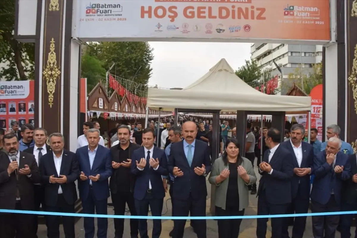 Batman'da 8. Kitap Fuarı ve Kültür Sanat Festivali Açıldı