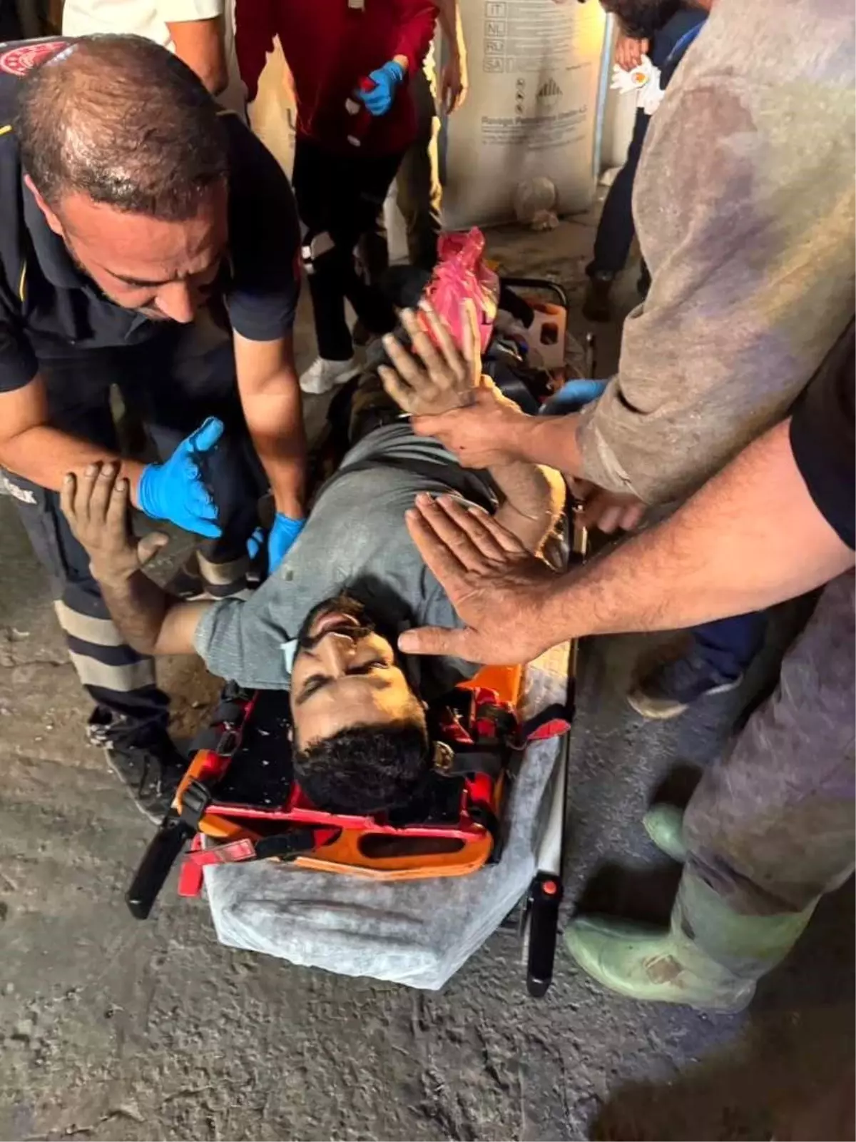 Batman'da Geri Dönüşüm Fabrikasında İşçi Helezon Makinesine Sıkıştı