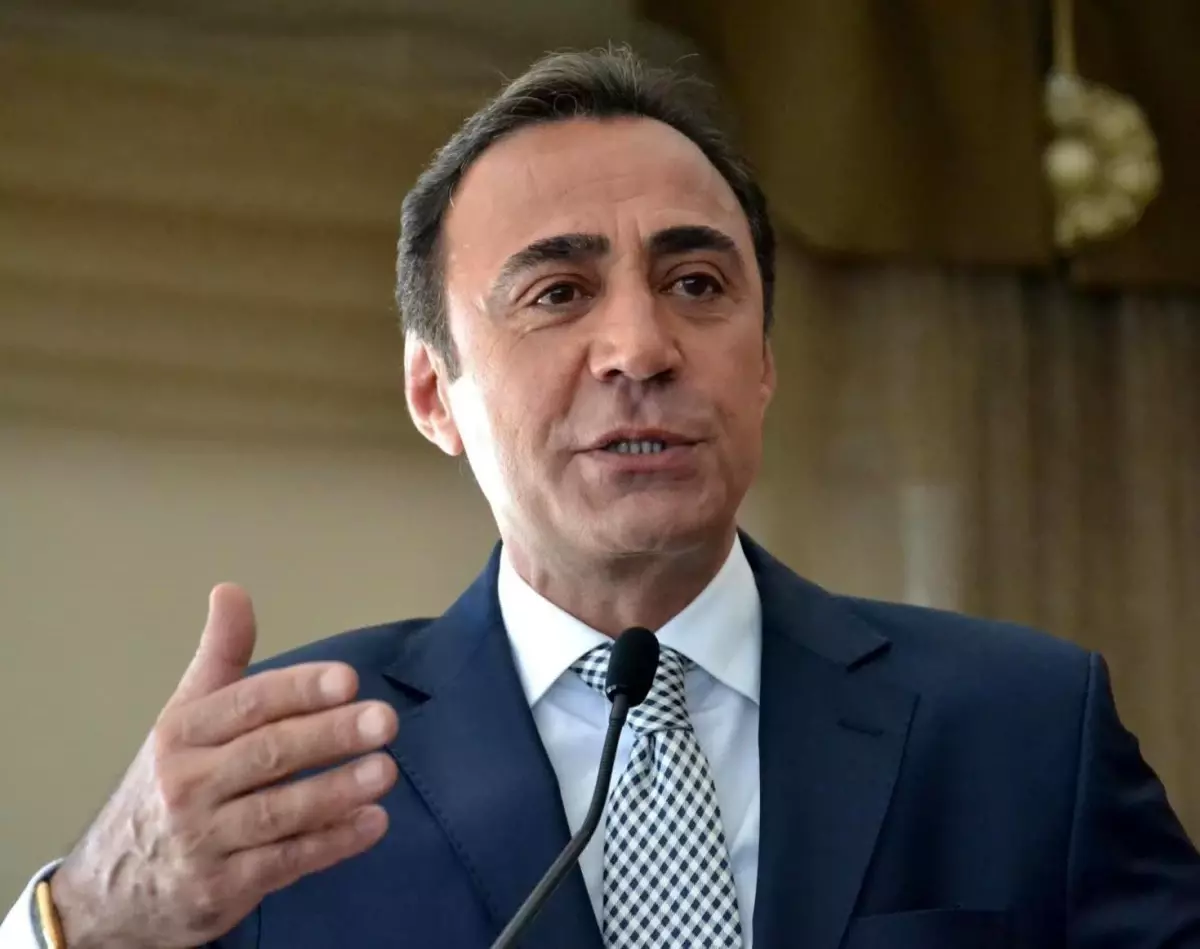 CHP&apos;de İhraçlar: Berhan Şimşek ve Diğerleri Partiden Çıkarıldı