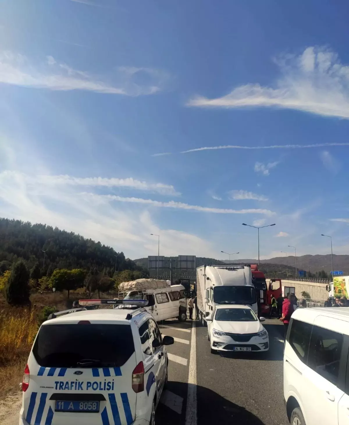 Bilecik'te Zincirleme Trafik Kazası: 3 Yaralı