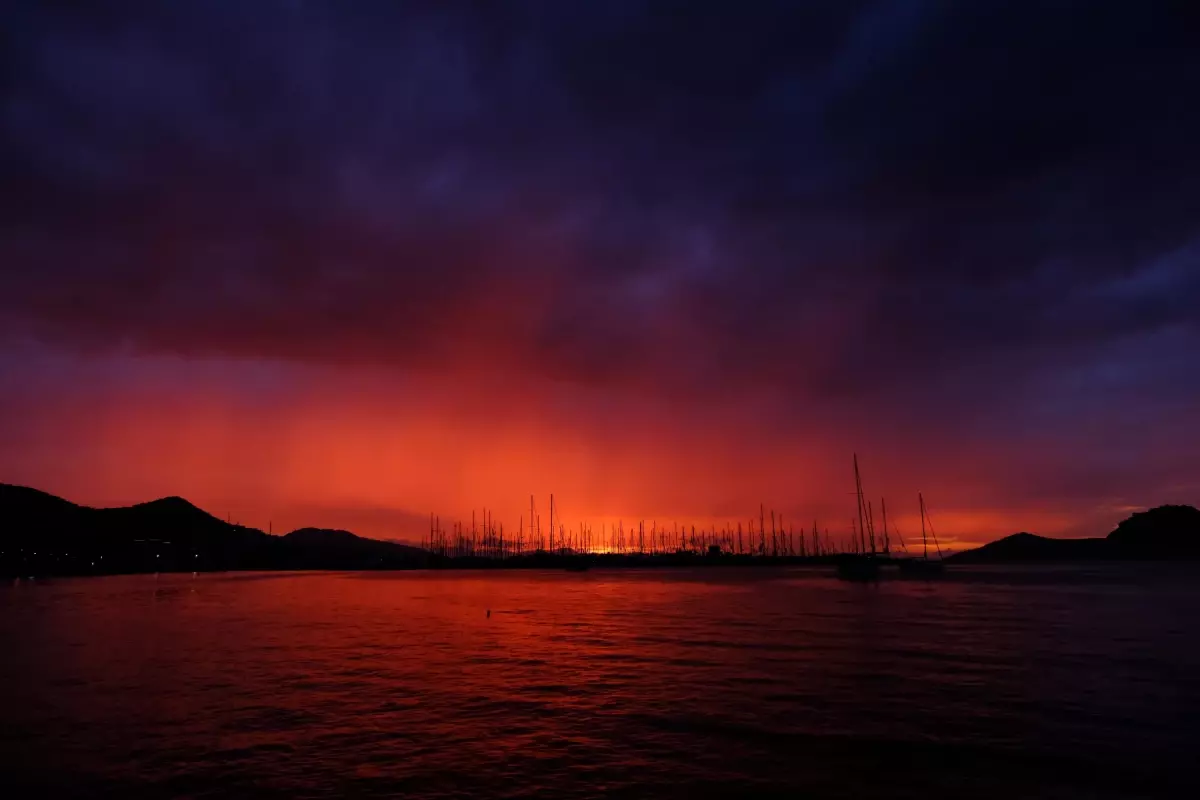 Bodrum'da Sağanak Sonrası Büyüleyici Gün Batımı