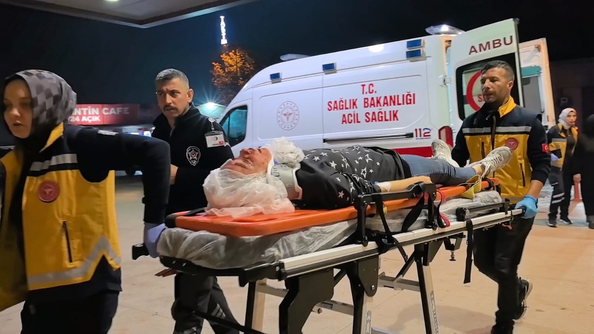 İnegöl'de Otomobil Kazası: 3 Yaralı