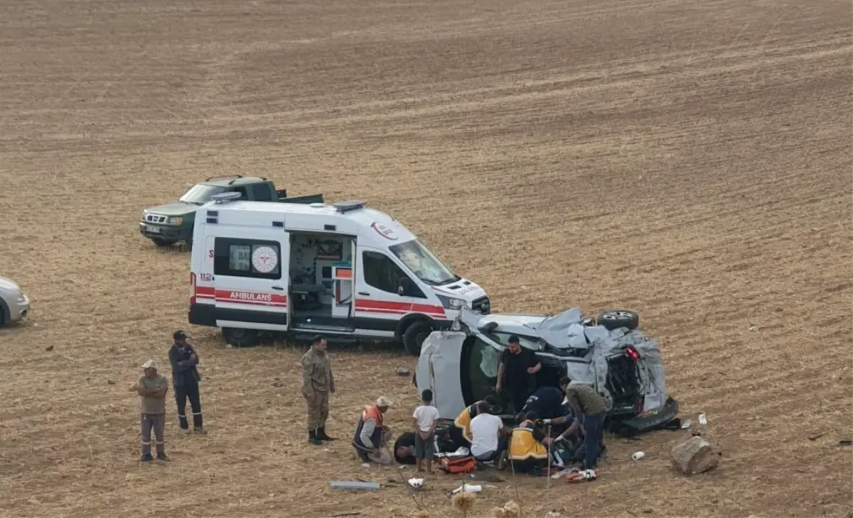 Diyarbakır'da Şarampole Yuvarlanan Otomobilde 1 Ölü, 3 Yaralı