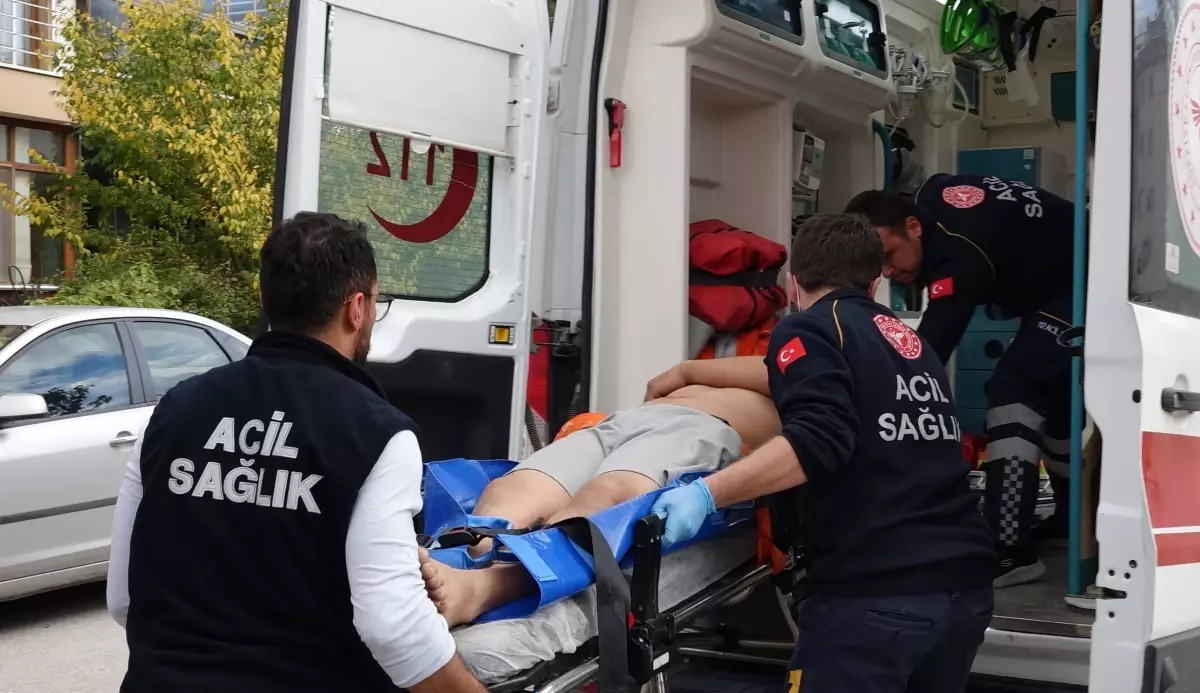Burdur'da Doğal Gaz Kokusu Sebebiyle Genç Adam Hastaneye Kaldırıldı