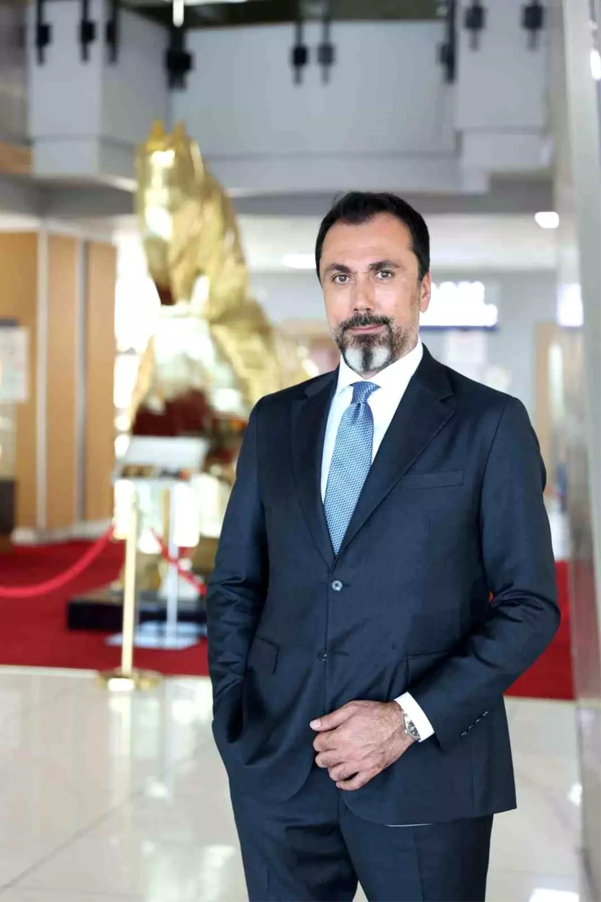 Altın Piyasasında Sert Dalgalanma: Uzmanlardan Açıklamalar