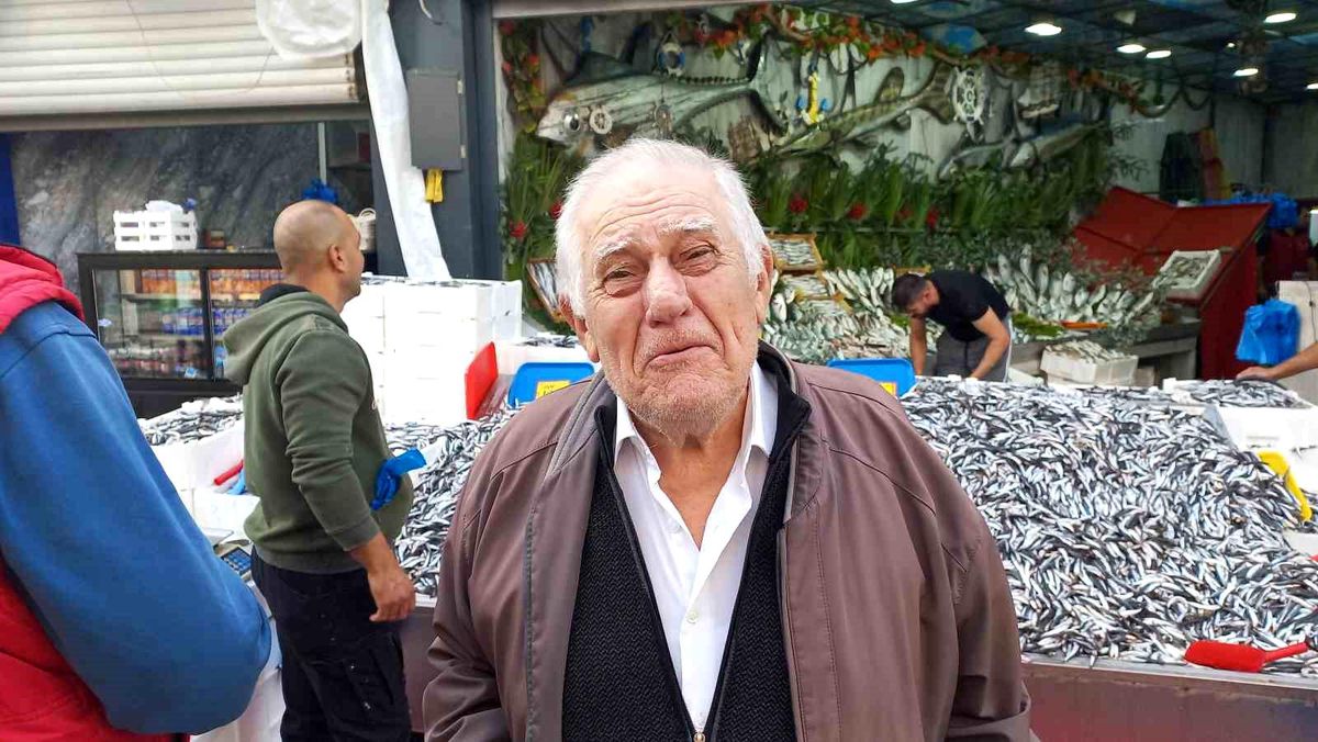 Edirne'de Hamsi Fiyatlarında Düşüş: Kilo 100 Liraya Geriledi