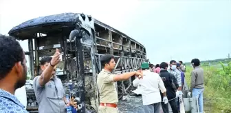 Hindistan'da otobüs yangını: 20 kişi hayatını kaybetti