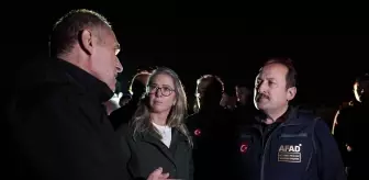 İzmir'de Sel Felaketi: 70 Yaşındaki Adam Kayboldu, Arama Çalışmaları Devam Ediyor