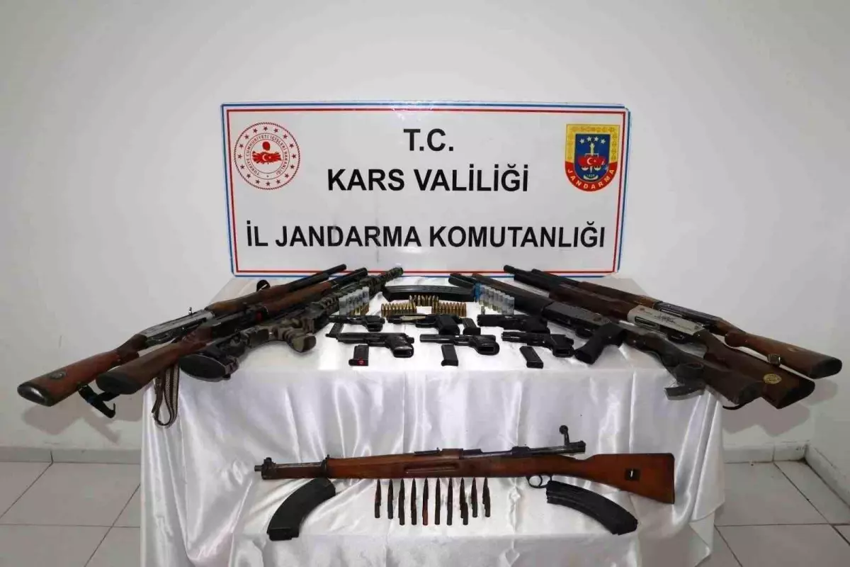 Kars'ta Jandarma Operasyonu: Çok Sayıda Silah ve Mühimmat Ele Geçirildi