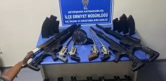 Konya'da Ruhsatsız Silah Bulunan Araçta Zanlı Tutuklandı