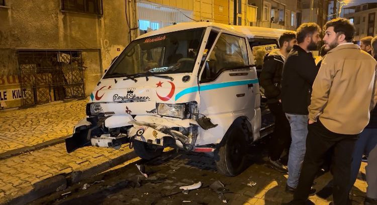 Küçükçekmece'de Yağışlı Hava Kazaya Neden Oldu
