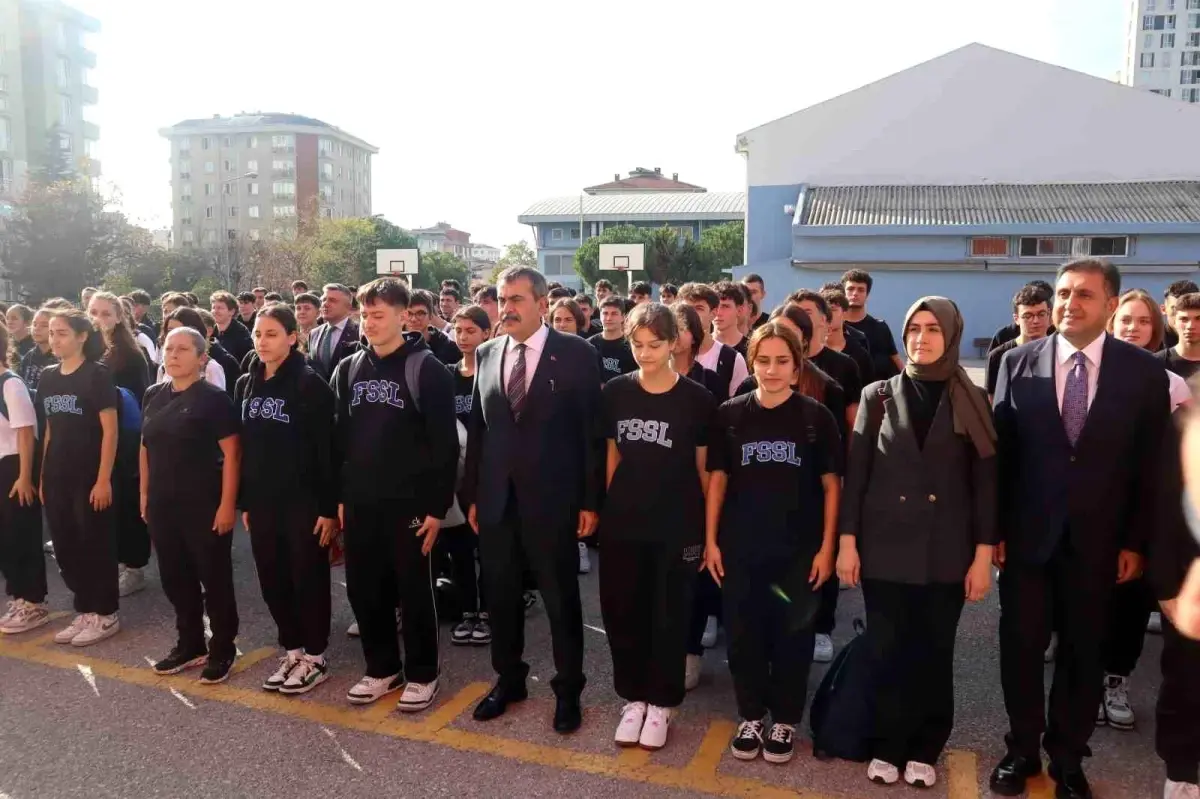 İstanbul'da Sağanak Yağış Nedeniyle Eğitime Ara Verildi