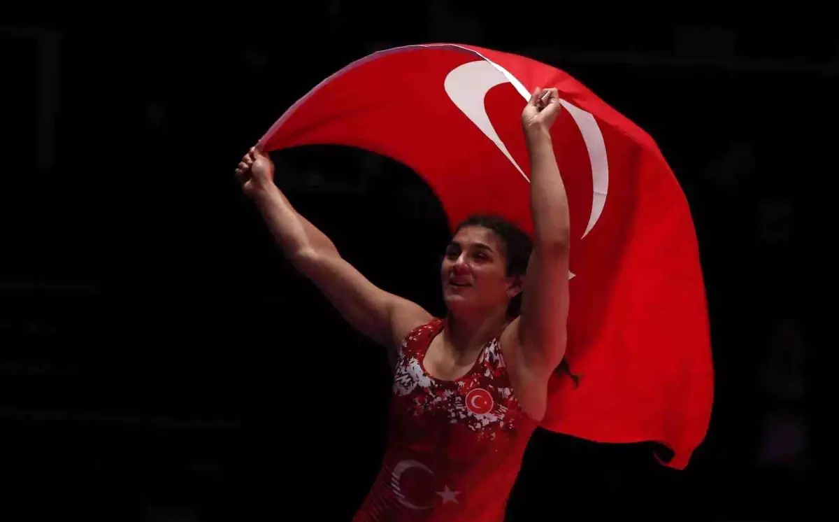 Nesrin Baş, U23 Dünya Güreş Şampiyonası'nda 3. Kez Şampiyon Oldu