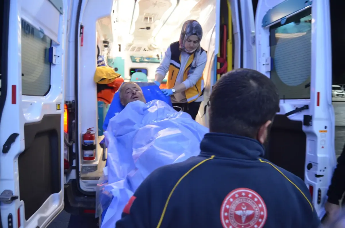 Aksaray'da Parkta Bıçaklı Saldırı: 1 Yaralı