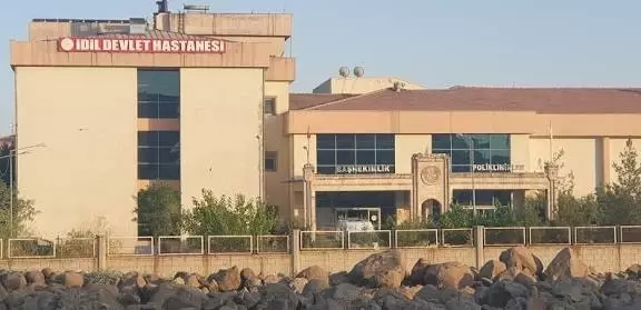 The 14-year-old child shot his father with a gun