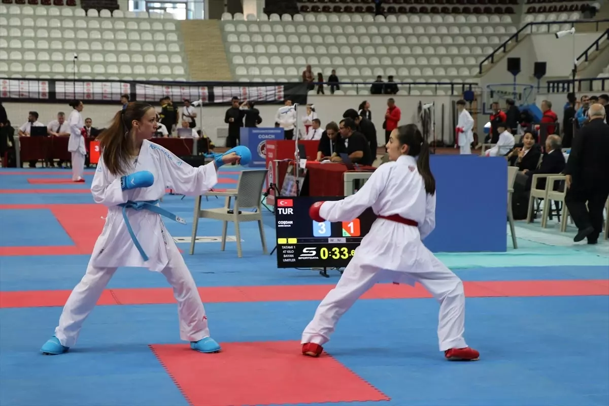 Elazığ'da 21 Yaş Altı Karate Şampiyonası Başladı