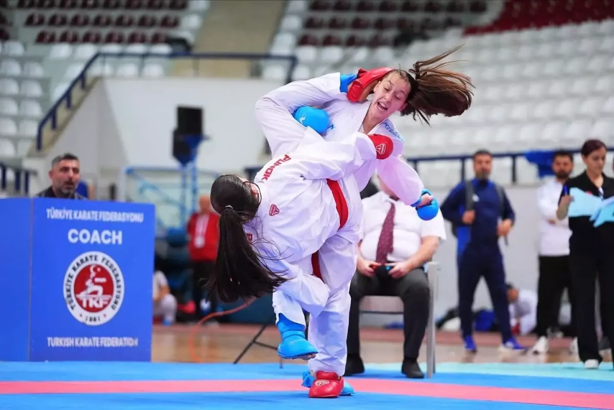 Elazığ'da Türkiye Ümit, Genç ve U21 Karate Şampiyonası Başladı