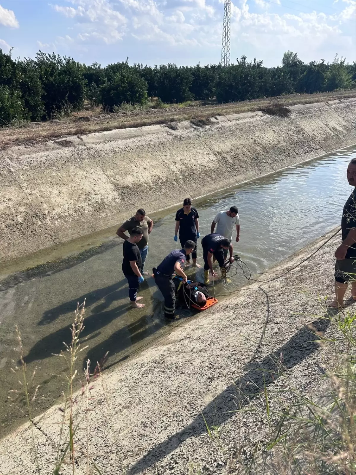 Adana'da Sulama Kanalına Düşen Kişi Kurtarıldı