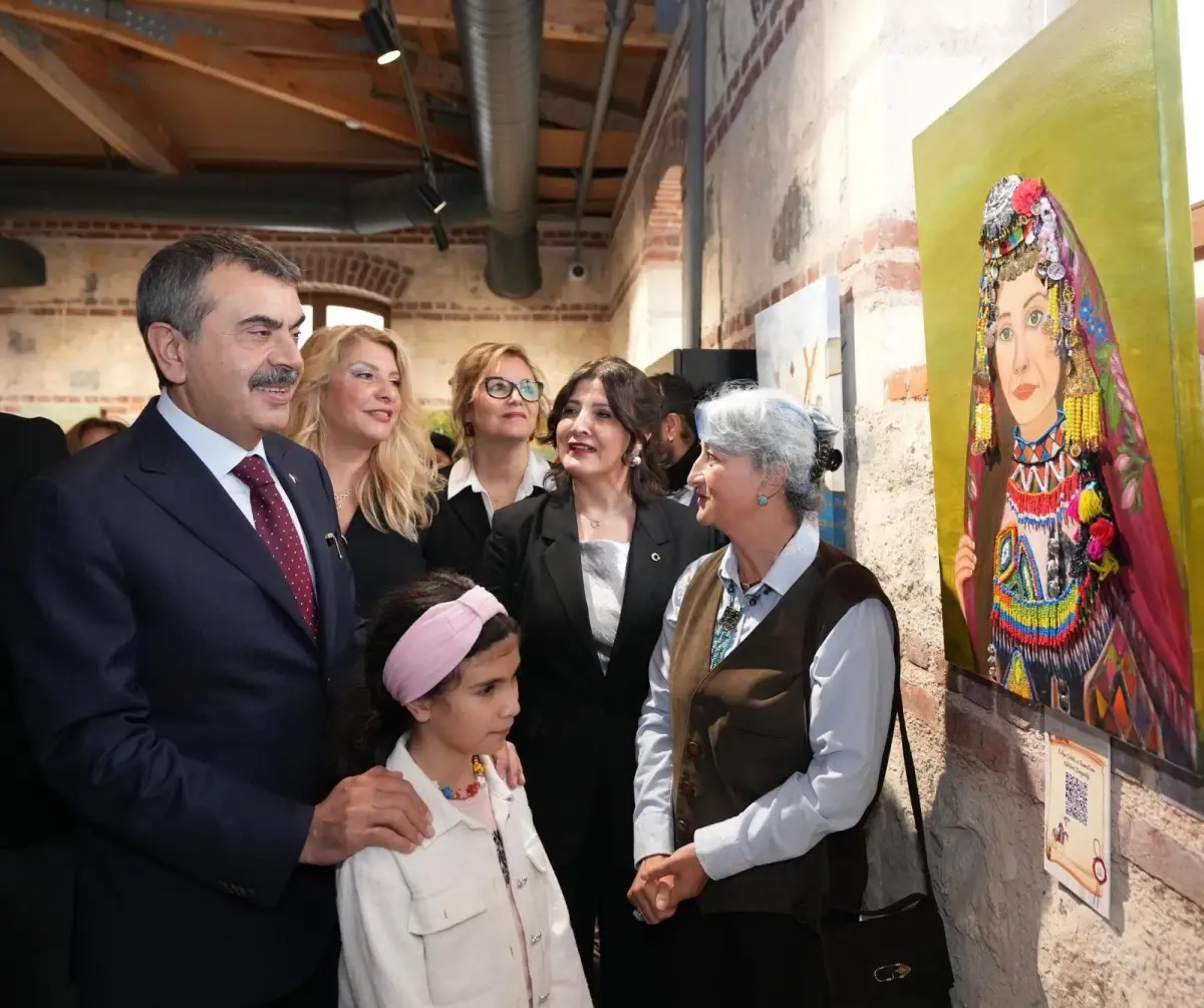Milli Eğitim Bakanı Tekin, 'Evliya Çelebi'nin İzinde' Sergisini ve Rami Bilim Şenliği'ni Ziyaret Etti