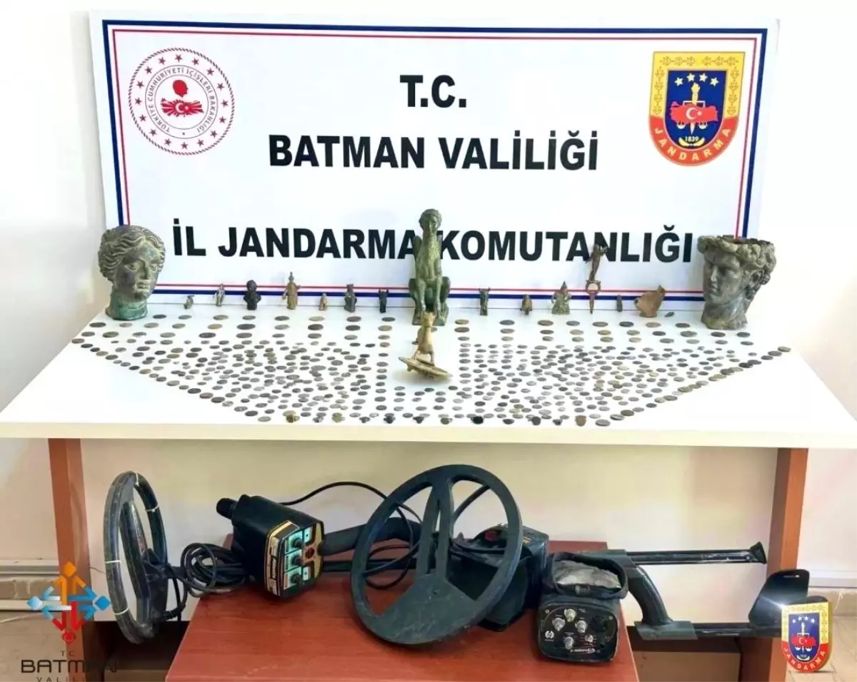 Batman'da Tarihi Eser Operasyonu: Çok Sayıda Kültür Varlığı Ele Geçirildi