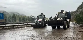 Bilecik'te Şiddetli Yağış Ulaşımı Aksattı