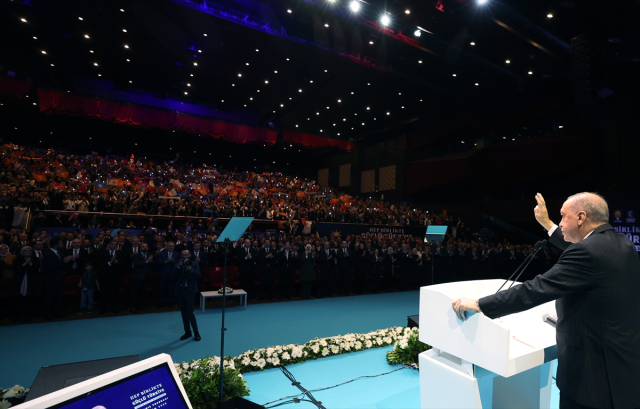 Cumhurbaşkanı Erdoğan'dan programa damga vuran sözler: Onlar bu harekete ayak uyduramadılar