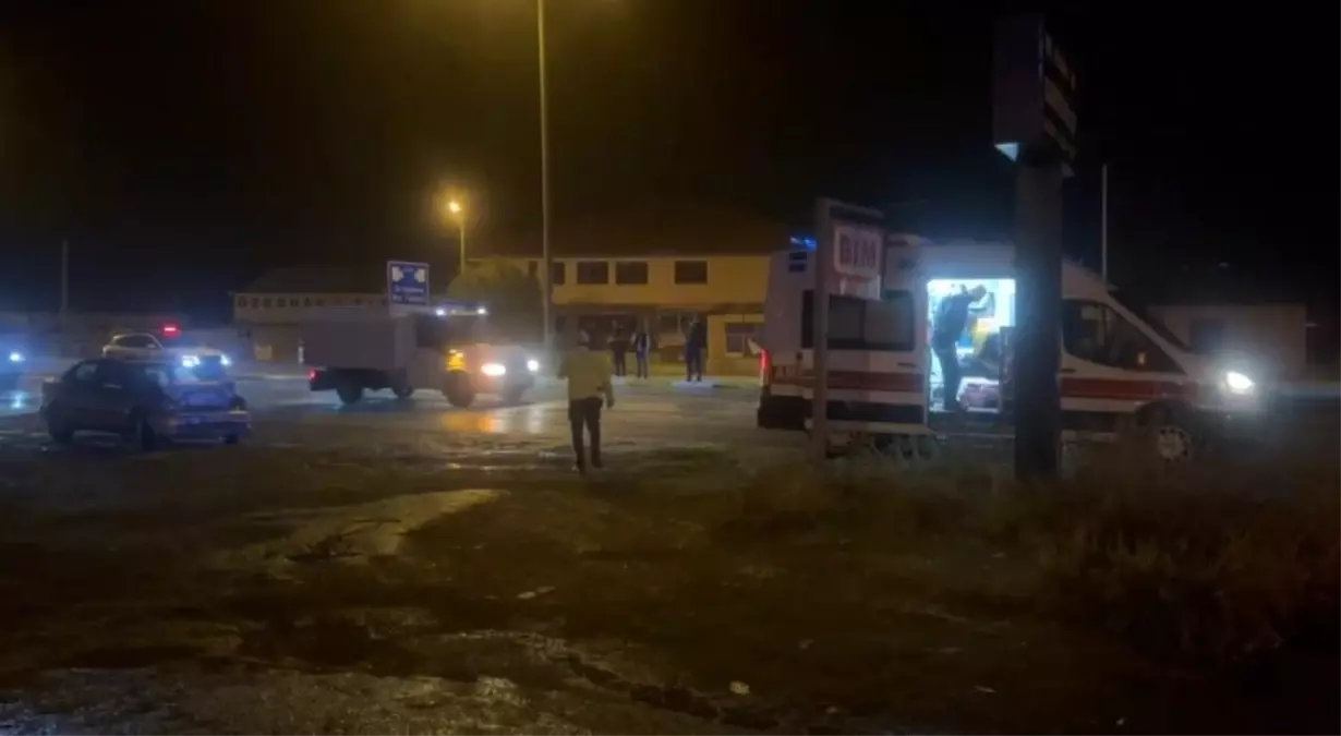 Erzincan'da Otobüs ve Otomobil Çarpıştı: 1 Yaralı.