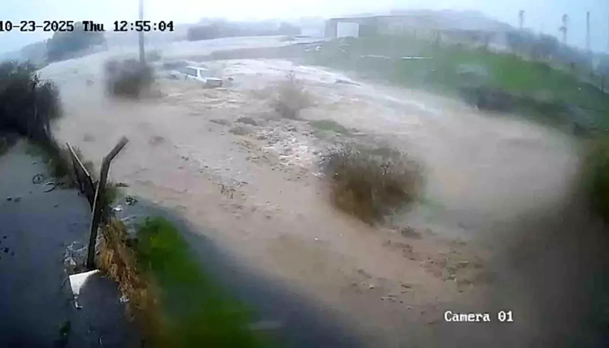 Foça'da Sel Felaketi: 70 Yaşındaki Bülent Kaptanoğlu Kayboldu