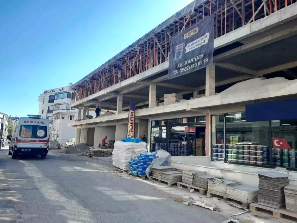 İnşaatta Düşen Genç İşçi Yaralandı