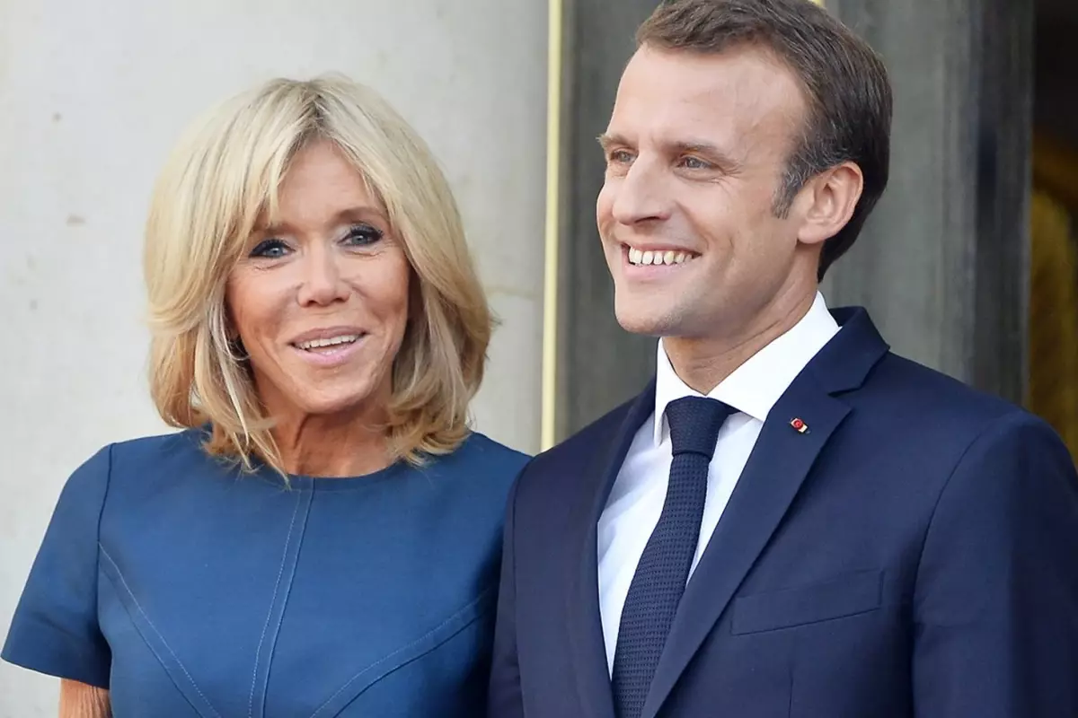 Macron'un eşi için yazılan ifade olay! Üstelik devletin resmi sitesinde