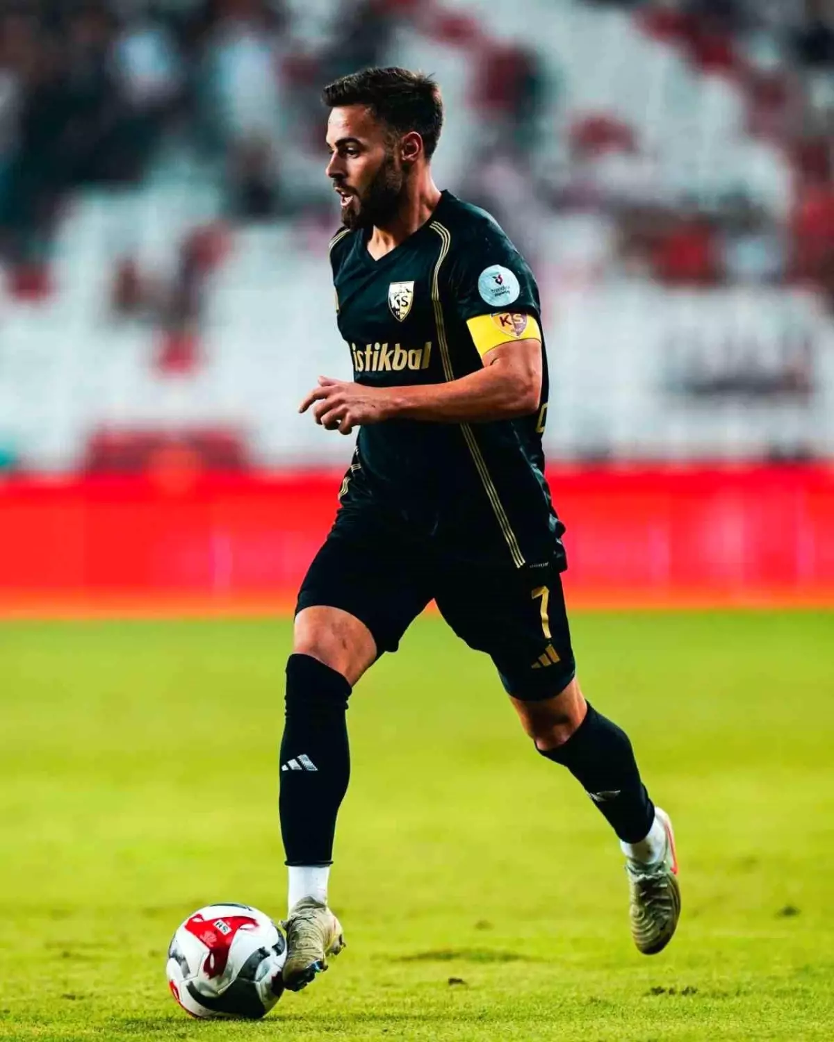 Kayserispor'un Kaptanı Miguel Cardoso, Kasımpaşa Maçında Cezalı Duruma Düştü