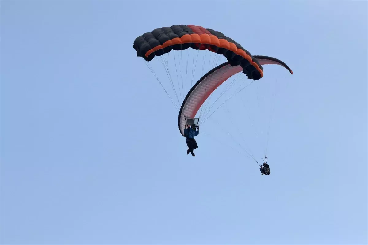 Fethiye'de 25. Uluslararası Ölüdeniz Hava Oyunları Festivali Devam Ediyor