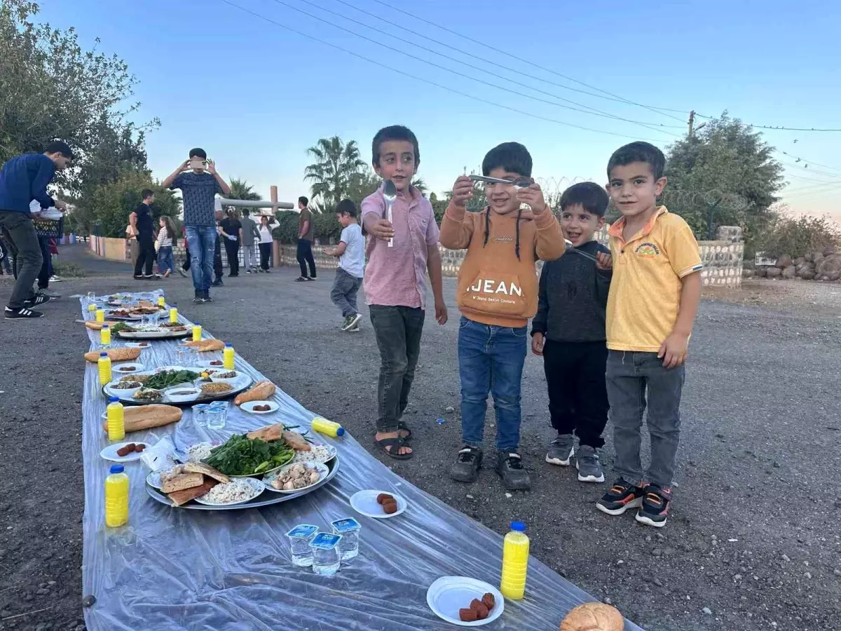 Polis Memurundan Tepeönü Köyü'nde Dayanışma Etkinliği