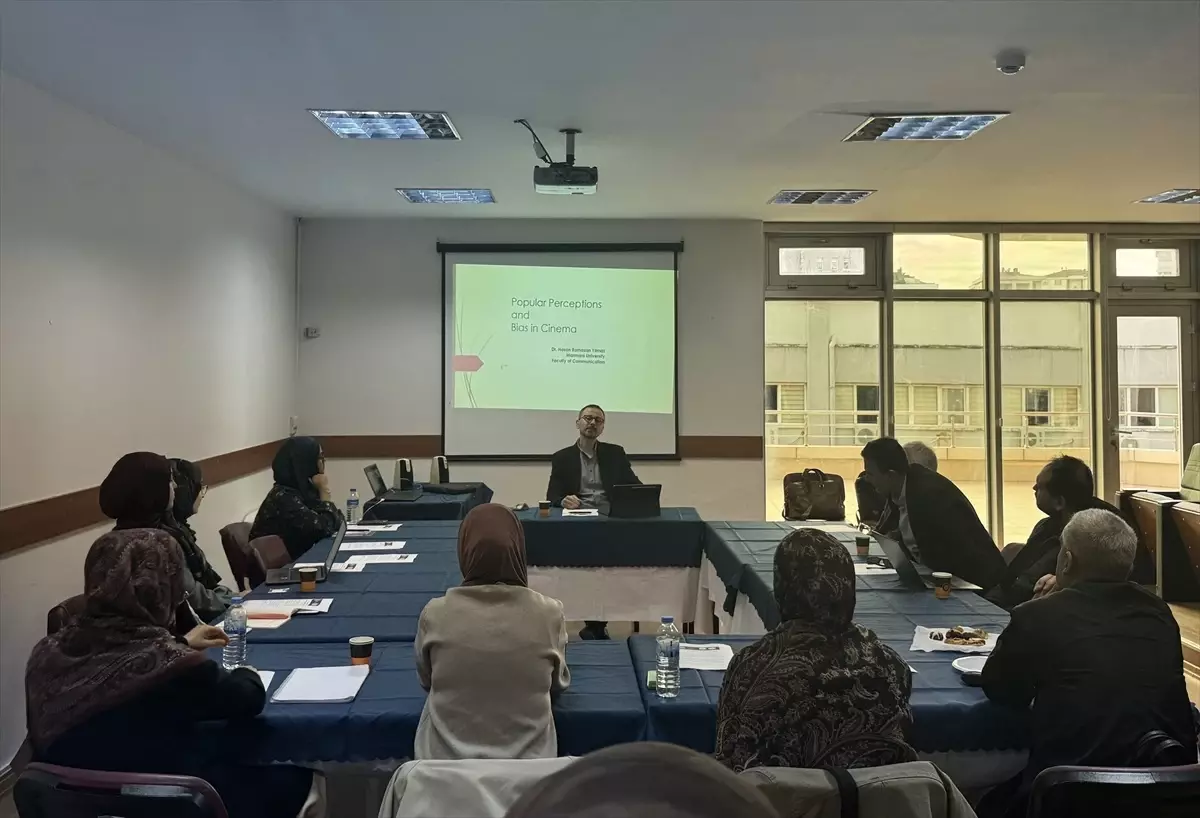 Marmara Üniversitesi'nde 'Popüler Kültür ve Eğitimde Ön Yargı' Güz Okulu Başladı